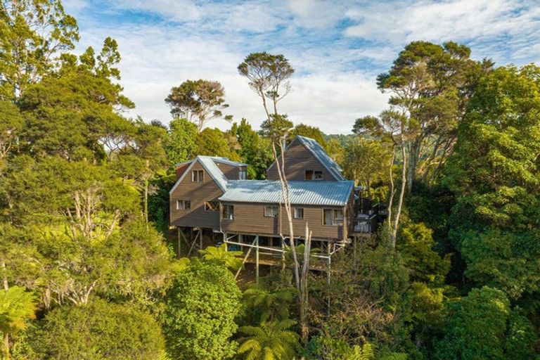 Photo of property in 172 Huia Road, Titirangi, Auckland, 0604