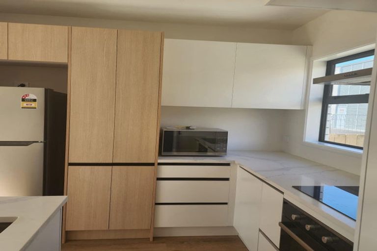 Photo of property in 16 Dorothy Thorpe Way, New Lynn, 0600