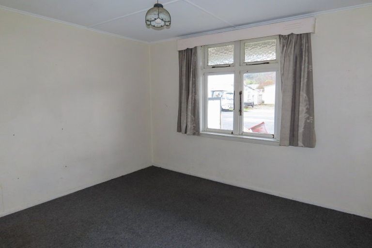 Photo of property in 82 Shiel Street, Reefton, 7830