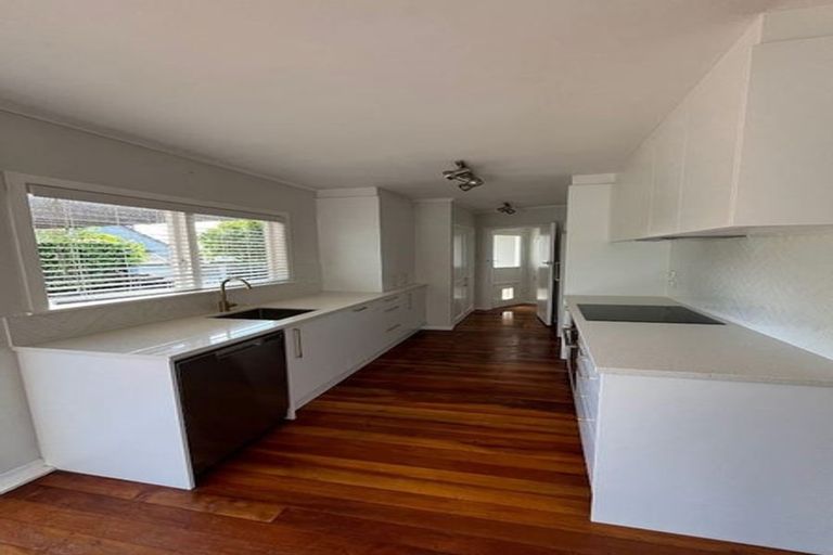 Photo of property in 1/24 Lancaster Road, Beach Haven, Auckland, 0626