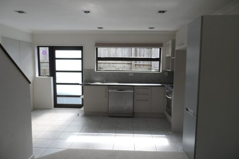 Photo of property in 12 Spoonbill Place, Unsworth Heights, Auckland, 0632