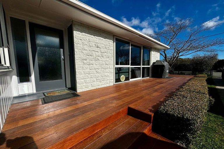 Photo of property in 20 Torquay Place, Bryndwr, Christchurch, 8053