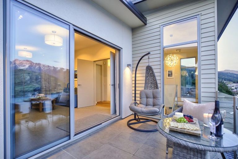 Photo of property in 23 Olivers Place, Queenstown, 9300