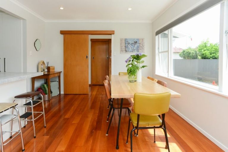 Photo of property in 1 Holyrood Street, Taradale, Napier, 4112