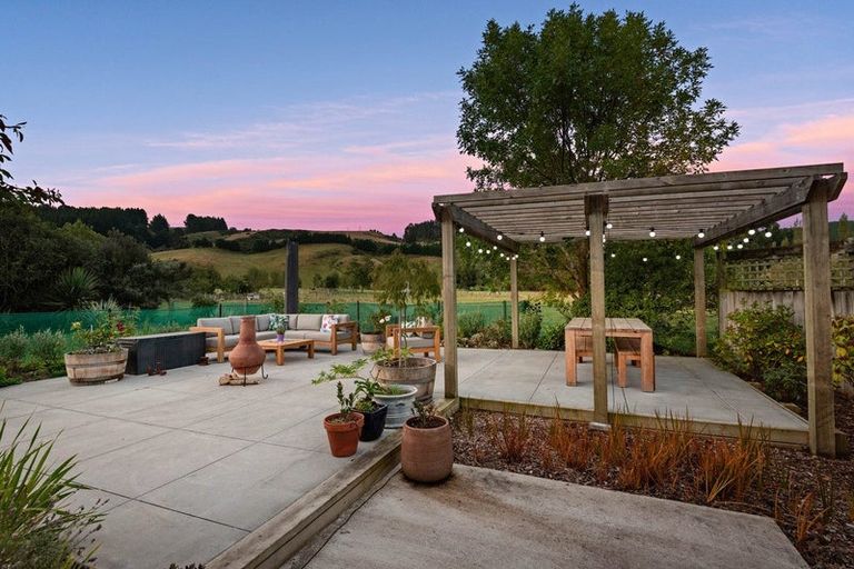 Photo of property in 74 Woodside Road, Woodside, Outram, 9073
