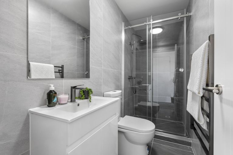 Photo of property in 1b Bellville Drive, Clendon Park, Auckland, 2103