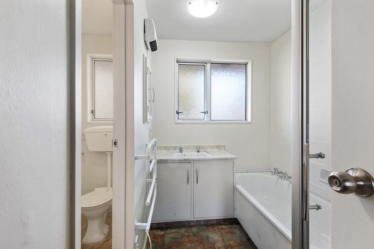 Photo of property in 64 Crofton Road, Harewood, Christchurch, 8051