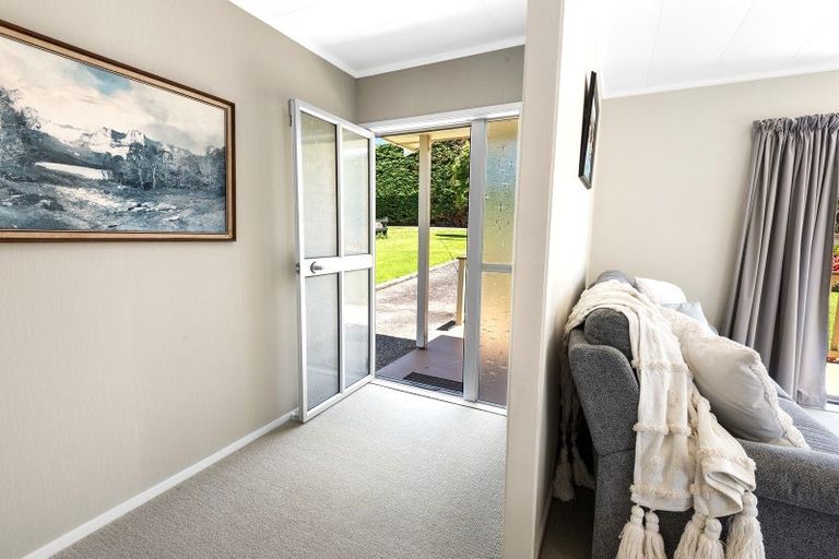 Photo of property in 16 Lake Ora Road, Te Kamo, Whangarei, 0112