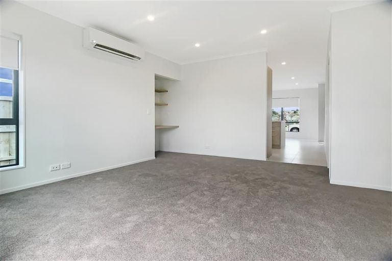 Photo of property in 92 Te Napi Drive, Takanini, 2112