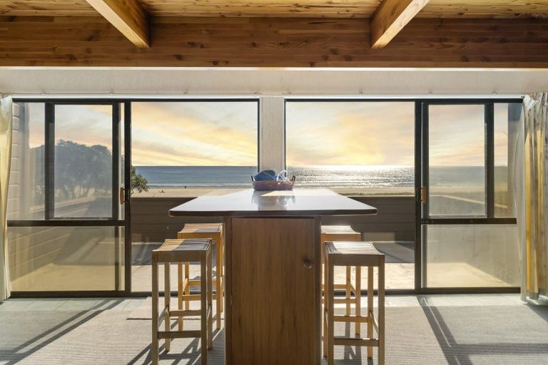 Photo of property in 76 Marine Parade, Mount Maunganui, 3116