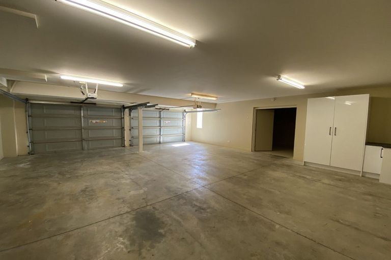 Photo of property in 19 Bunker Way, Strathmore Park, Wellington, 6022