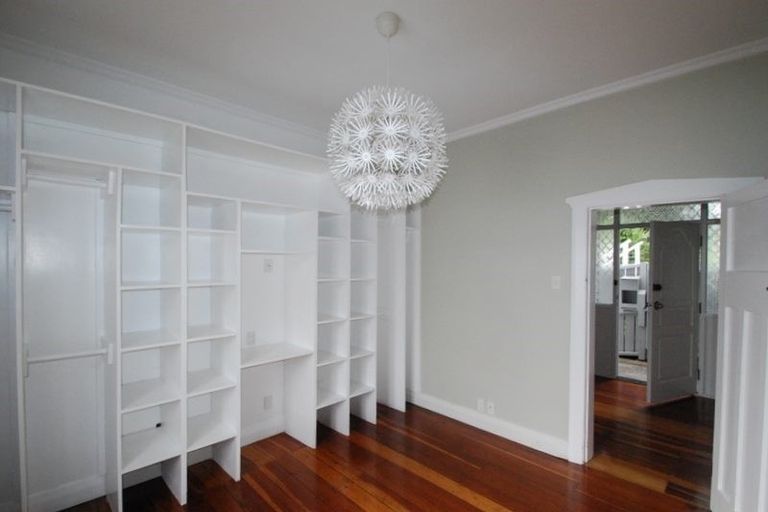 Photo of property in 18 Carrington Street, Mount Cook, Wellington, 6021