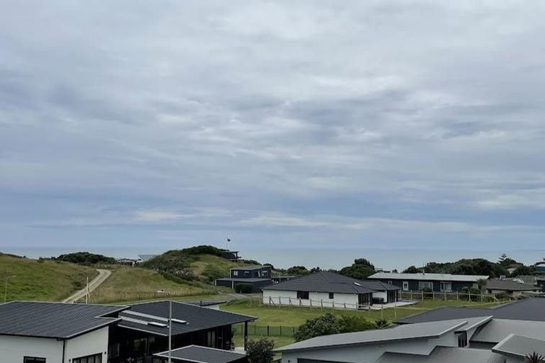 Photo of property in 16 Longbeach Drive, Castlecliff, Wanganui, 4501