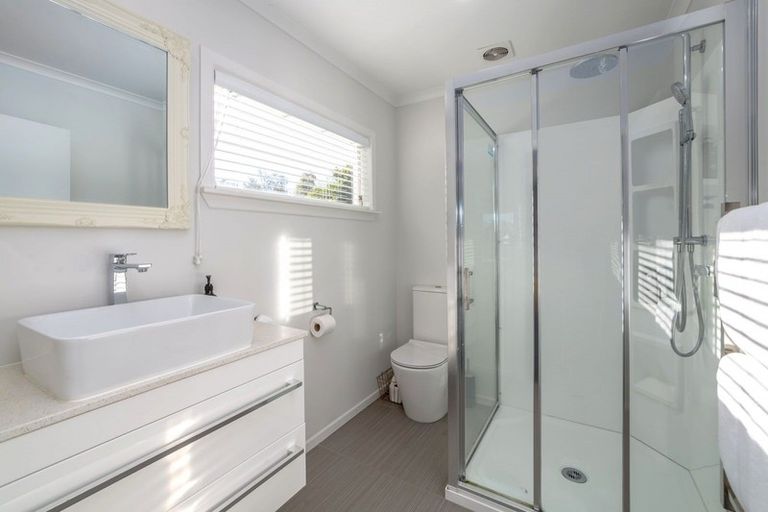 Photo of property in 2 Kempton Street, Greytown, 5712