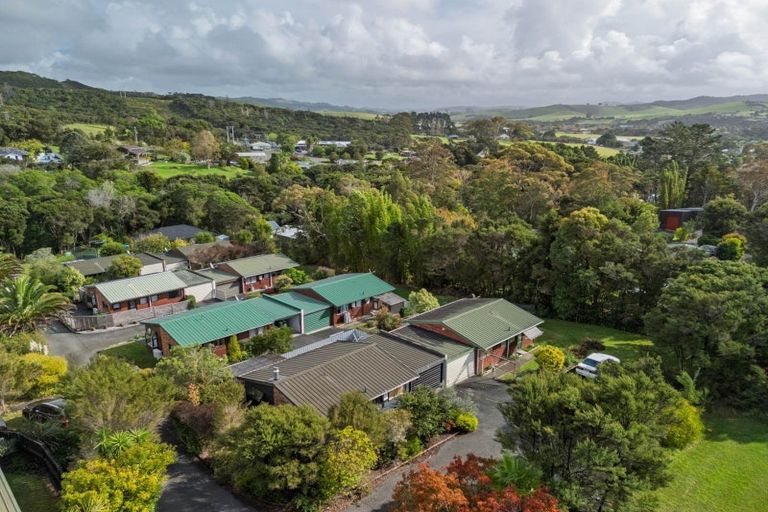 Photo of property in Cedar Court, 5/1 Ash Grove Circle, Haruru, 0204