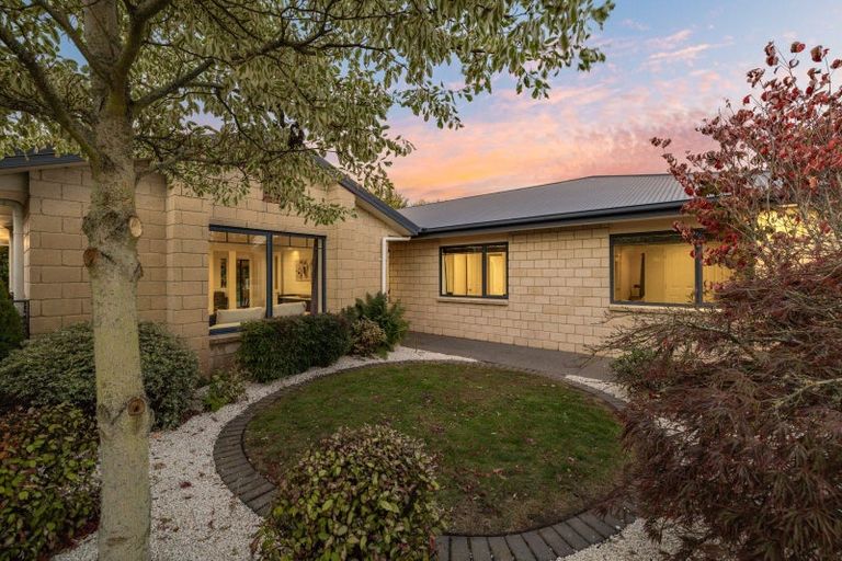 Photo of property in 8 Redfern Street, Northwood, Christchurch, 8051