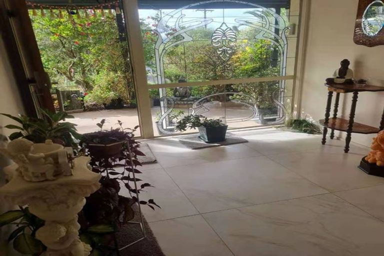 Photo of property in 96 Matipo Road, Mairangi Bay, Auckland, 0630