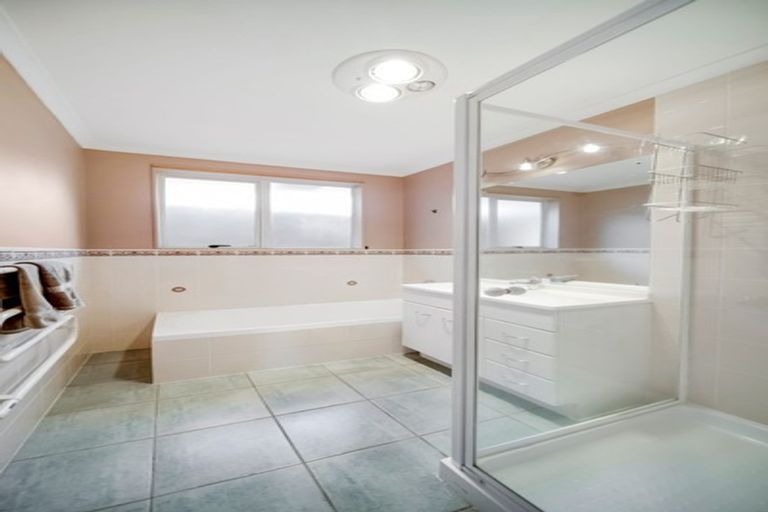 Photo of property in 1/39 Marriott Road, Pakuranga, Auckland, 2010