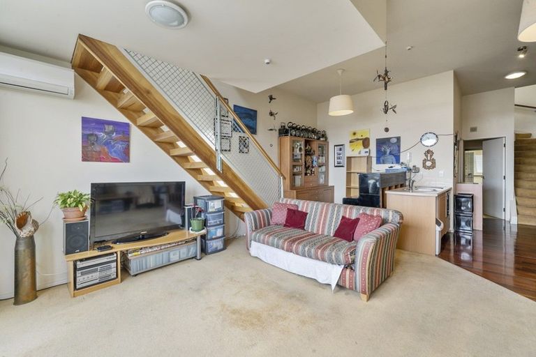 Photo of property in Metro Apartments, 11/220u Thorndon Quay, Pipitea, Wellington, 6011