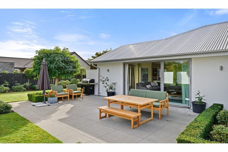Photo of property in 12 Springwater Avenue, Northwood, Christchurch, 8051