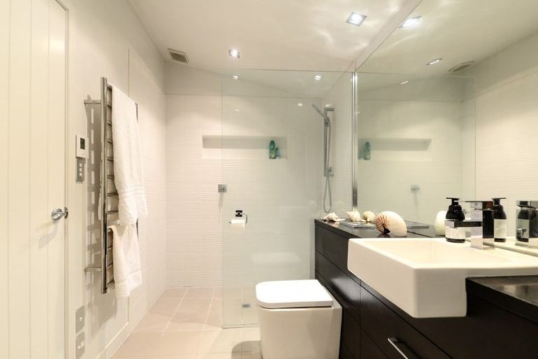 Photo of property in 54 Memorial Drive, Hamilton East, Hamilton, 3216