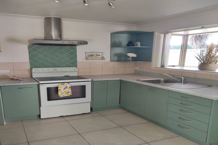 Photo of property in 188a Henderson Valley Road, Henderson, Auckland, 0612