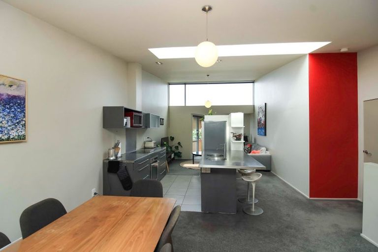 Photo of property in 12/2 Onslow Road, Khandallah, Wellington, 6035
