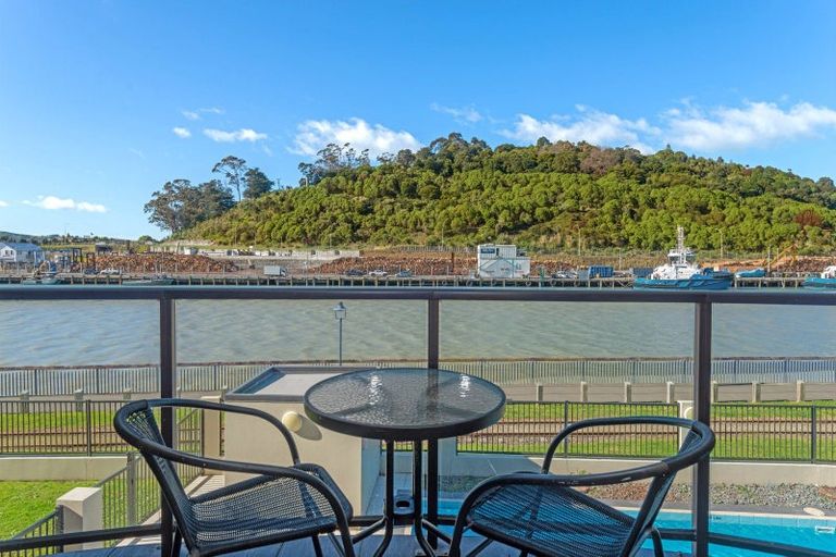 Photo of property in 211/2 Reads Quay, Gisborne, 4010