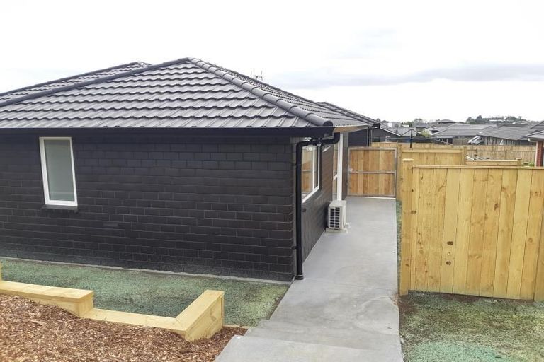 Photo of property in 21 Rowles Road, Pukekohe, 2120