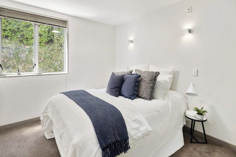 Photo of property in 3a/22 Telford Terrace, Oriental Bay, Wellington, 6011