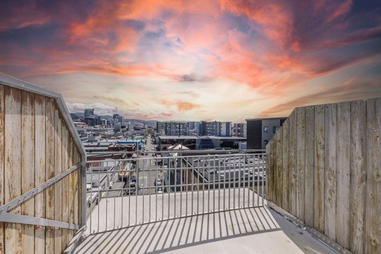 Photo of property in Qba Apartments, 4e/51 Webb Street, Mount Cook, Wellington, 6011