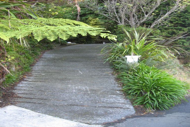 Photo of property in 53 Salford Street, Newlands, Wellington, 6037