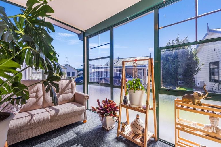 Photo of property in 3/70 Whiteley Street, Moturoa, New Plymouth, 4310