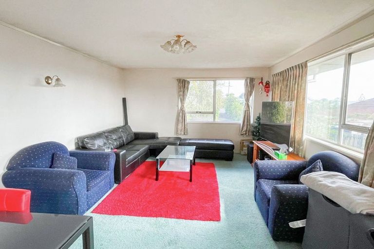 Photo of property in 1/90 Titirangi Road, New Lynn, Auckland, 0600
