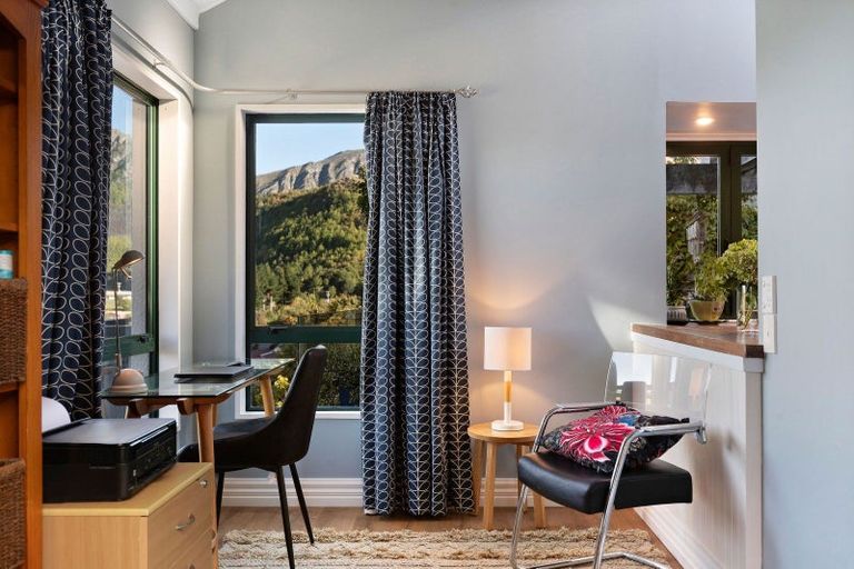 Photo of property in 11 Cotter Avenue, Arrowtown, 9302