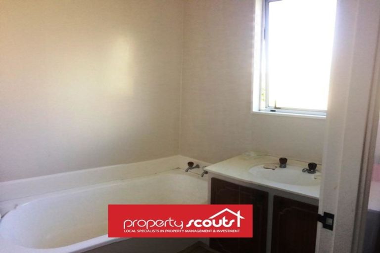 Photo of property in 16 Forest Hill Road, Henderson, Auckland, 0612