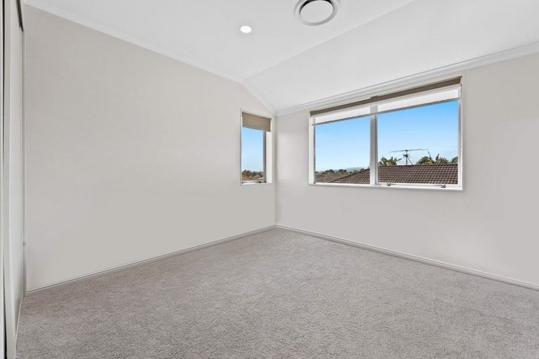 Photo of property in 17 Turnberry Drive, Wattle Downs, Auckland, 2103