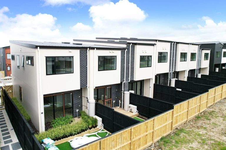 Photo of property in 15 Kiato Lane, Flat Bush, Auckland, 2019