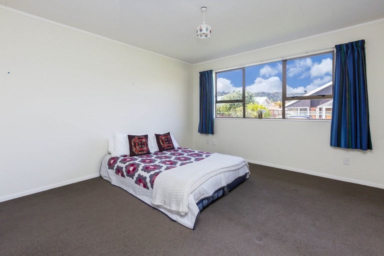 Photo of property in 48f2- Kowhai Avenue, Ebdentown, Upper Hutt, 5018