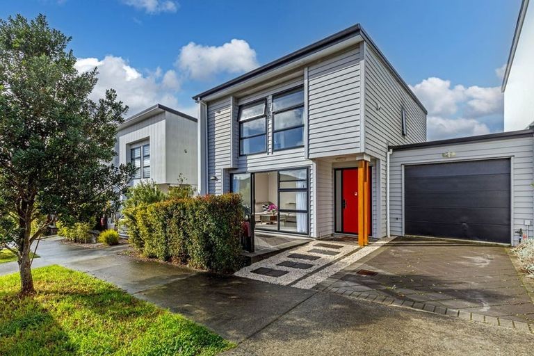 Photo of property in 10 Tihema Lane, Westgate, Auckland, 0614