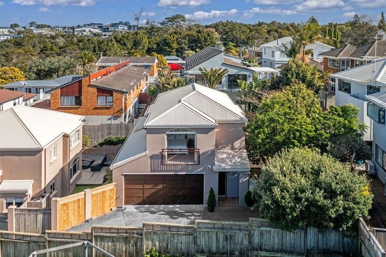 Photo of property in 3/24 Wernham Place, Northcote, Auckland, 0626