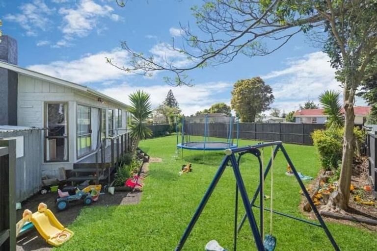 Photo of property in 64 Addington Avenue, Manurewa, Auckland, 2102