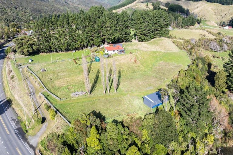 Photo of property in 1712 State Highway 2, Kaitoke, Upper Hutt, 5018