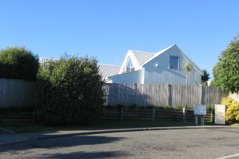 Photo of property in 1 Ronald Woolf Place, Churton Park, Wellington, 6037