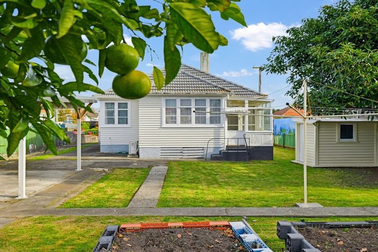 Photo of property in 16 Victory Place, Aramoho, Whanganui, 4500