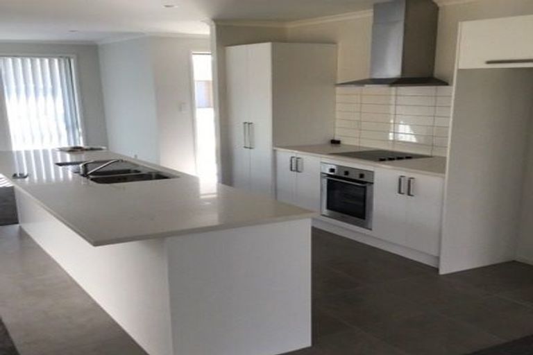 Photo of property in 13 Parton Road, Pukekohe, 2120