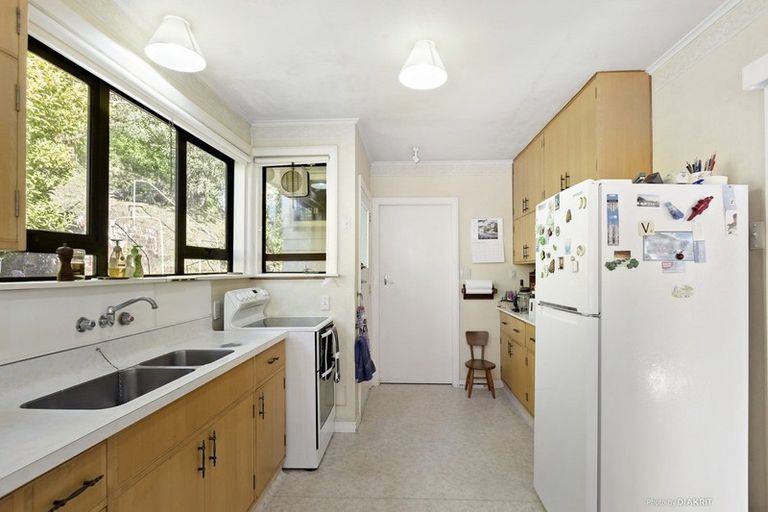 Photo of property in 33 Burrows Avenue, Karori, Wellington, 6012