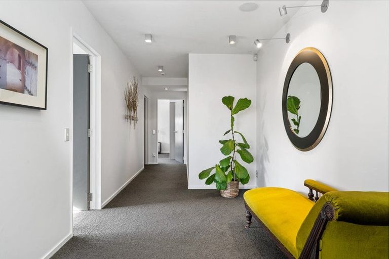 Photo of property in 9 Allom Lane, Cashmere, Christchurch, 8022