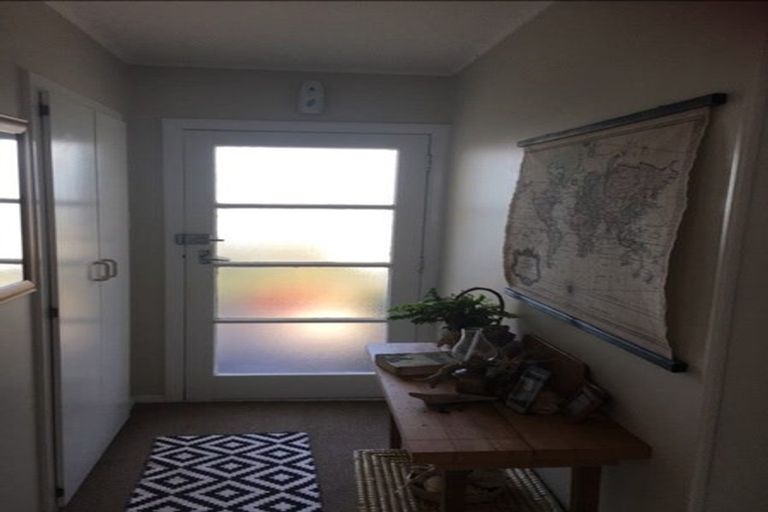 Photo of property in 47 Luckens Road, West Harbour, Auckland, 0618