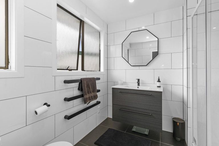 Photo of property in 1 Harvard Grove, Totara Park, Upper Hutt, 5018